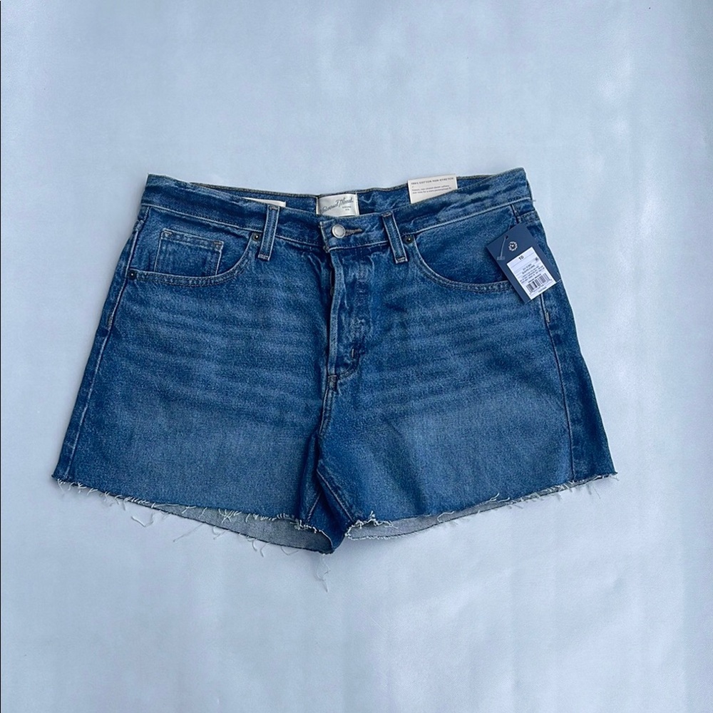 NWT Frayed Hem Classic Denim Shorts